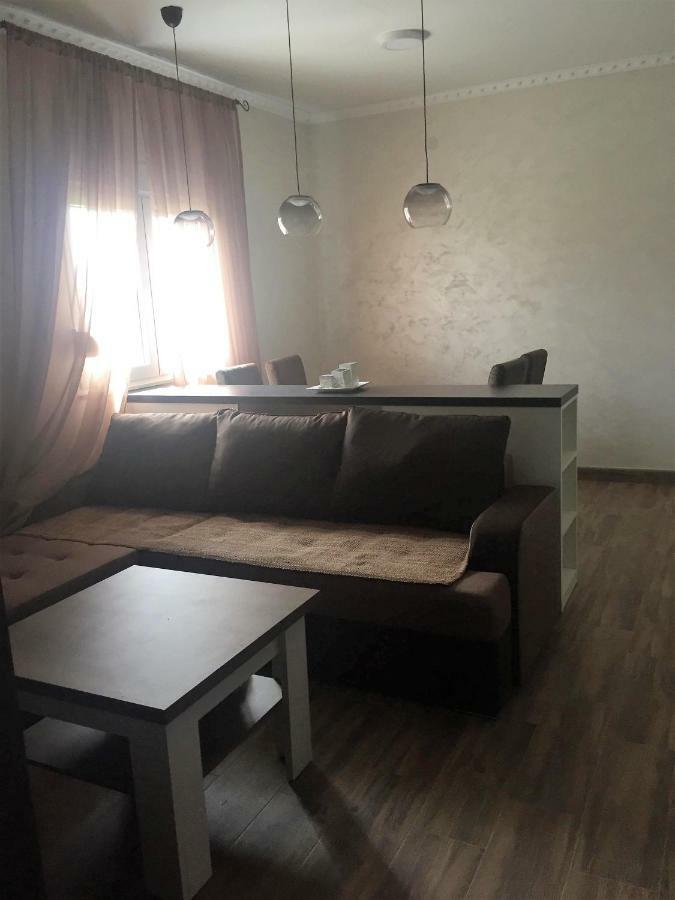 Eko Apartmani Krackovic Golubovci Екстер'єр фото