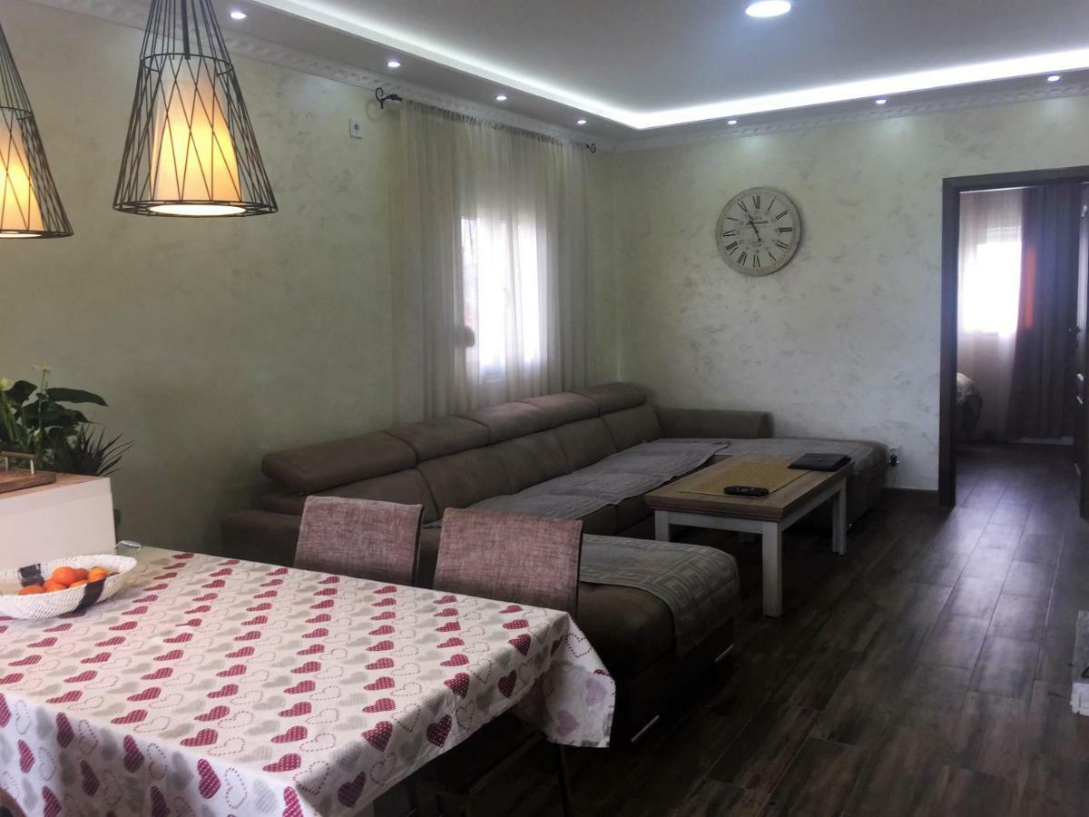 Eko Apartmani Krackovic Golubovci Екстер'єр фото