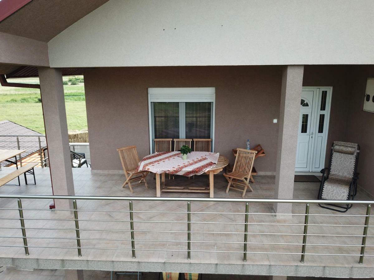 Eko Apartmani Krackovic Golubovci Екстер'єр фото